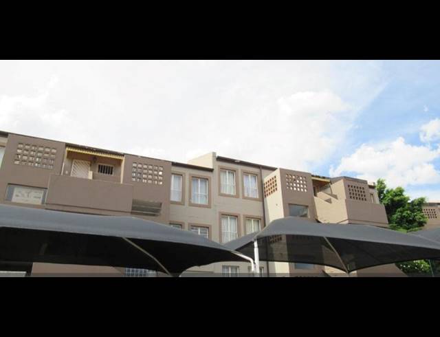 2 BEDROOM TOWNHOUSE FOR SALE IN SUIDEROORD